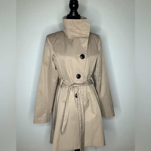 Elegant design coat - Picture 8 of 14